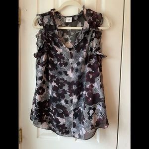 Cabi Weaver blouse. Sleeveless. Burgundy floral print. Style #3618. Size Medium.